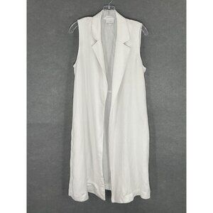 Elegant White Sleeveless Sweater Vest